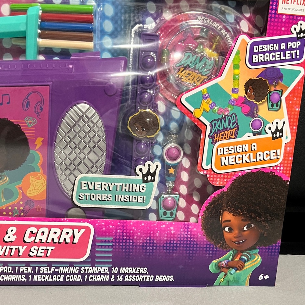 Karma’s World Create & Carry Creativity Set - Picture 4 of 4